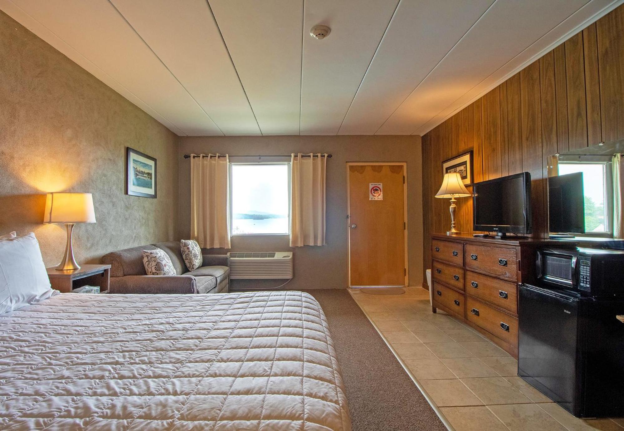 Half Moon Motel & Cottages Уиърс Бийч Екстериор снимка